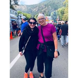 Meet your Posher, Caitlin